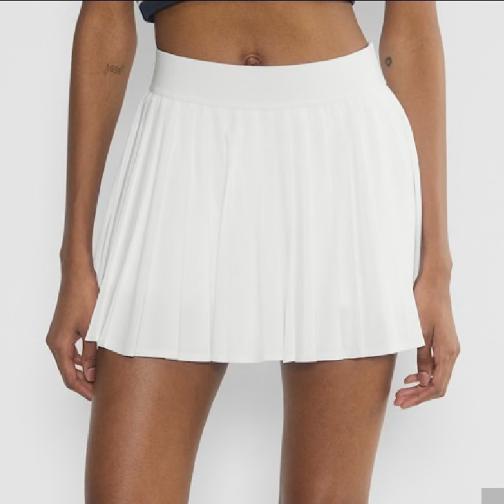 White Aritzia Athletic Skort